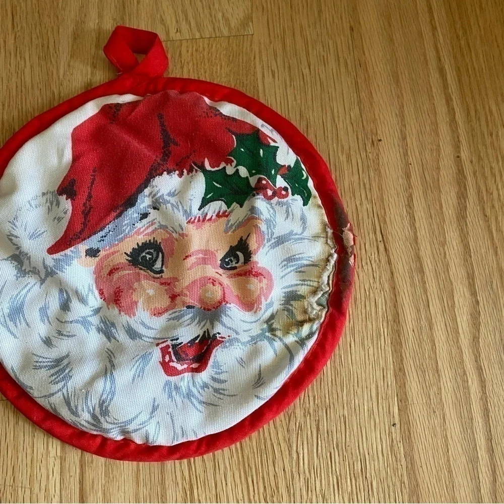 Vintage Kitschy Christmas Pot Holders Santa Christmas Tree Red Green